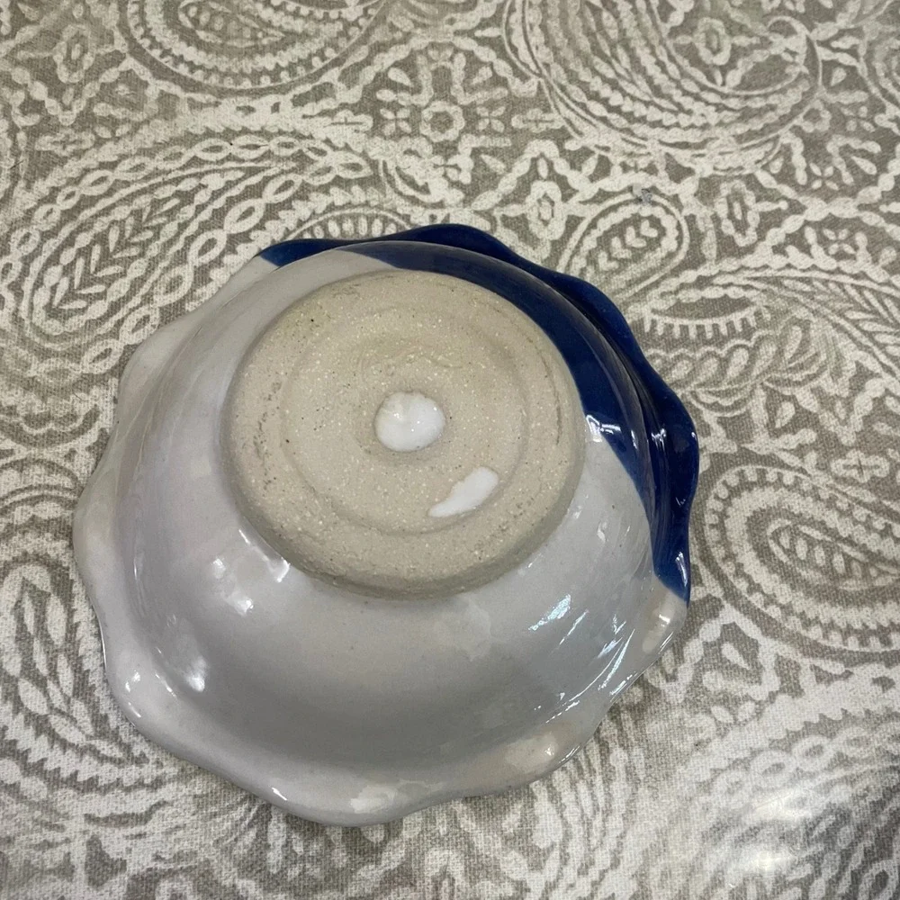 Artisan Studio Pottery Ceramic apple bake Dish Blue White Floral Wavy Signed